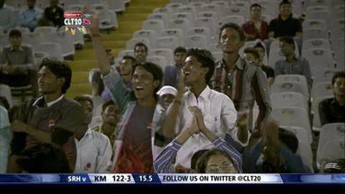 Q2: SRH vs KM – Lahiru Thirimanne b I Sharma