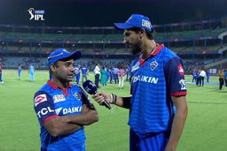 Ishant quizzes Mishra about the hat-trick that wasn't