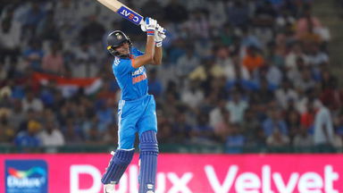4 & 6: Shubman Gill brings up his fifty in style