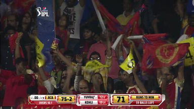 M2: DD vs RCB – Yuvraj Singh Six