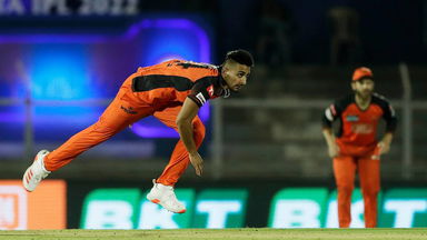 2 runs in 1 over: Umran Malik's brilliance against Dre Russ