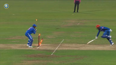 Brilliant awareness: Kohli's superb run out of Gulbadin in Super over 1