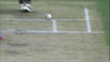 M46: SRH vs RCB – Yuvraj Singh Six