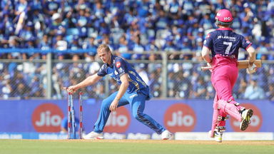 Run out! Confusion ends Shanaka's cameo for 29 (15)