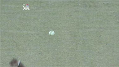 M67: KXIP vs DD – Virender Sehwag Wicket