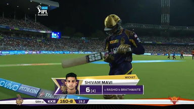 Q2: SRH vs KKR – Shivam Mavi Wicket