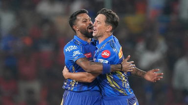 6,W,W: Boult's superb comeback in last over