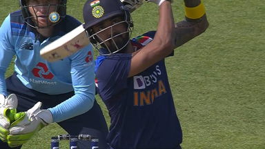 IND vs ENG 2021, 2nd ODI : KL Rahul Six