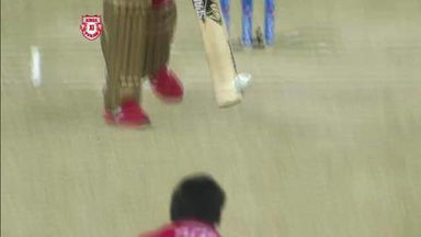 M18: KXIP vs RCB –  Chris Gayle Wicket