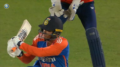 Abhishek Sharma entertains with 29(19)