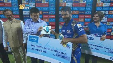 M10: MI vs SRH  – VIVO perfect catch of the match – Parthiv Patel