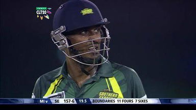 Q4: MI vs SE –  Farvees Maharoof Six