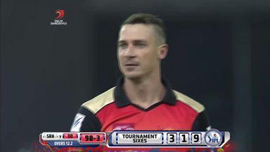 M32: DD vs SRH –  Dinesh Karthik Six