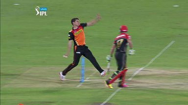 M27: SRH vs RCB – Freecharge Bolt  Moment – Barinder Sran