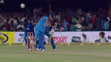 2ND ODI: IND vs SL – Suresh Raina Six