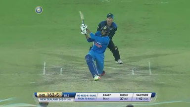 IND vs NZ 2016, 2nd ODI: Axar Patel Six
