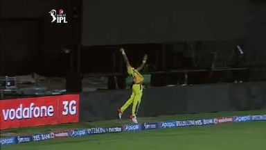 M60: MI vs CSK – Best Catch of the Season – Dwayne Bravo