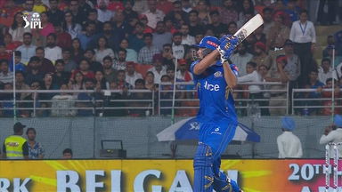 Vital Late Surge: Tim David smacks 4,4,6 of Curran in penultimate over