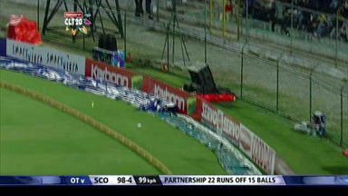 CLT20 2013 M8: SCO vs OT   –   Hilton Cartwright 65