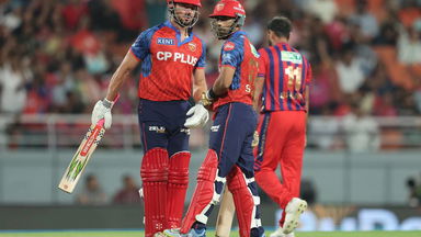 35 in 2 overs! Stoinis-Shashank's big late flourish