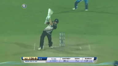 IND vs NZ 2017, 1st T20I: Mitchell Santner Six