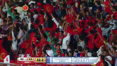 M24: RCB vs SRH–  Chris Gayle Six