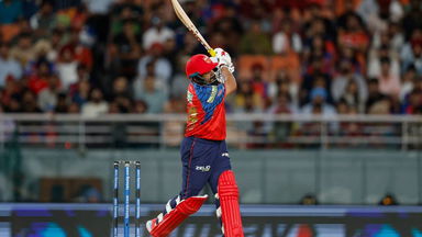 Early Carnage: Prabhsimran Singh's powerful 37(24)