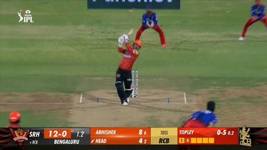 M30: RCB vs SRH – Travis Head Six