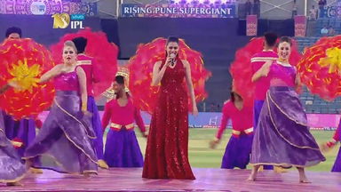 Shalmali Kholgade rocks the stage with her solo act