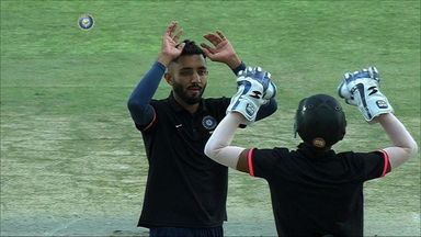 Deodhar Trophy - Ind A vs Ind B: D A Jadeja's four-for