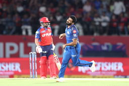 4, Dropped, 4! High drama in Bumrah's over