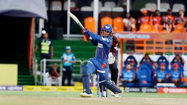 6 & 4: De Kock breaks the shackles