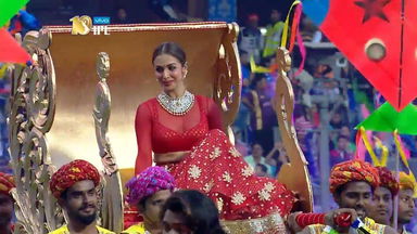 Chaiyya Chaiyya girl Malaika Arora sets the ball rolling in Mumbai