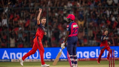 W, W... Almost a Hat-trick! Hazlewood turn things around with an excellent penultimate over