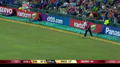 M22: SYD vs TTN –  David Wiese six