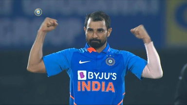 2 in 2! Shami's twin strikes