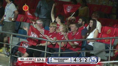 M40: RCB vs KXIP – Wriddhiman Saha Six
