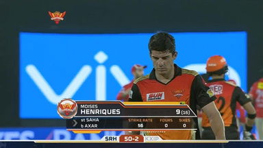 M19: SRH vs KXIP – Moises Henriques Wicket