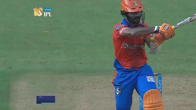 M16: MI vs GL  – Dinesh Karthik Six