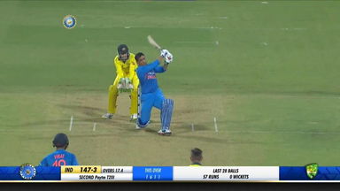 IND vs AUS 2019, 2nd T20I: MS Dhoni Six