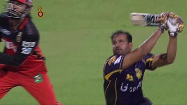 M30: RCB vs KKR – Yusuf Pathan Six