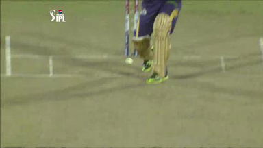 M8: RR vs KKR – Rajat Bhatia Wicket