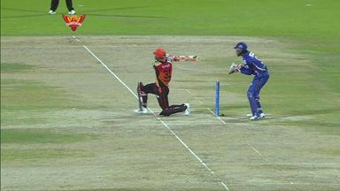 M4: SRH vs RR –  David Warner Wicket