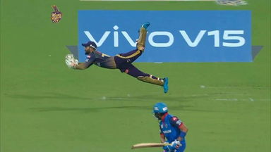DK's 'SHAW'ndar flying catch