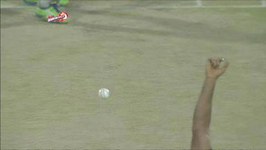 M32: DD vs KXIP – Adam Gilchrist Wicket