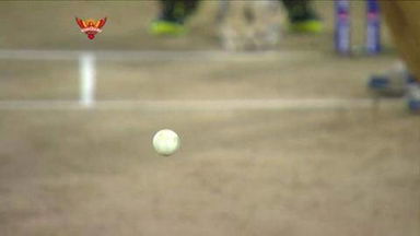 M72: SRH vs KKR – Ryan ten Doeschate Wicket