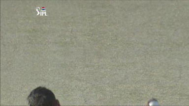 M69: KXIP vs MI – Glenn Maxwell Wicket