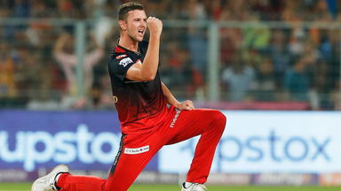 Josh Hazlewood's game-changing spell of 3/43
