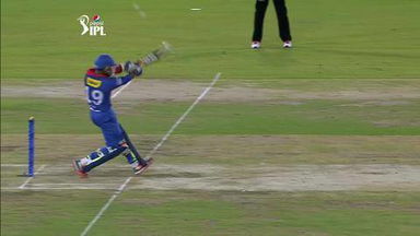 M41: RR vs DD –  Dinesh Karthik Wicket