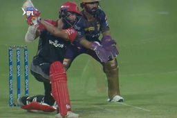 Moeen Ali mauls Kuldeep for 26 in one over